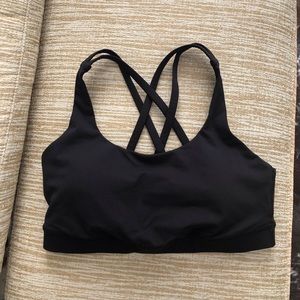 Lululemon Black Bra size 6 Like New includes pads